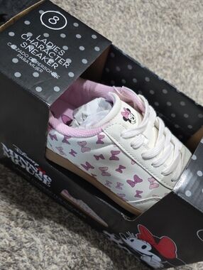 Disney Minnie Mouse Ladies Character Sneakers Size 8